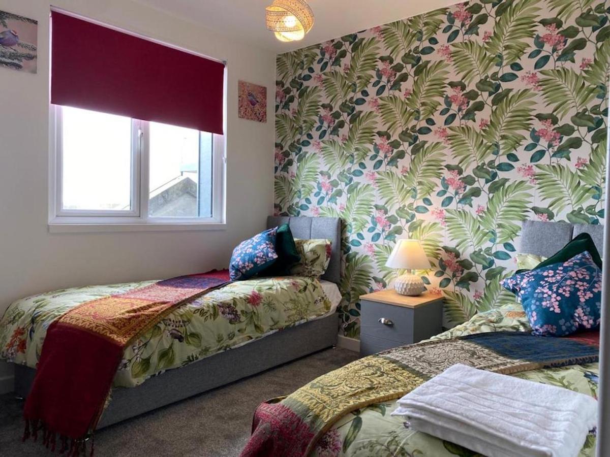 Central 2 Bed Newly Built Duplex Penthouse With Free Gated, On-Site Parking, Lift Access, Self Check-In, Super Fast Wifi, Two Cathedral View Terraces & Sleeps 6 Peterborough Ngoại thất bức ảnh
